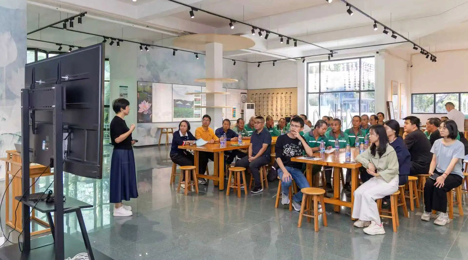 勞模進(jìn)企業(yè)，筑牢健康防線——蟲媒傳染病蚊媒控制專題講座圓滿落幕